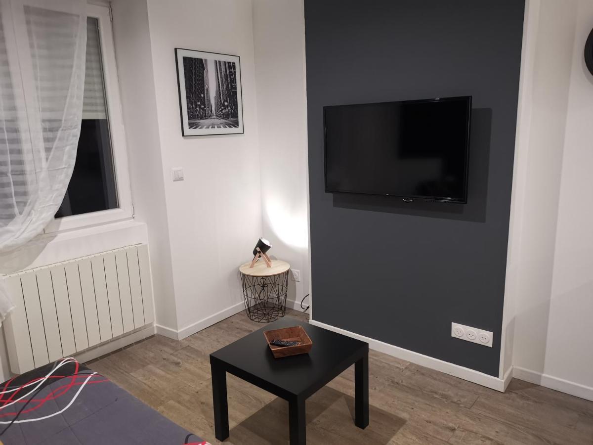 Studio Cosy Au Pied Du Metro Flachet วีเลอร์บาน ภายนอก รูปภาพ